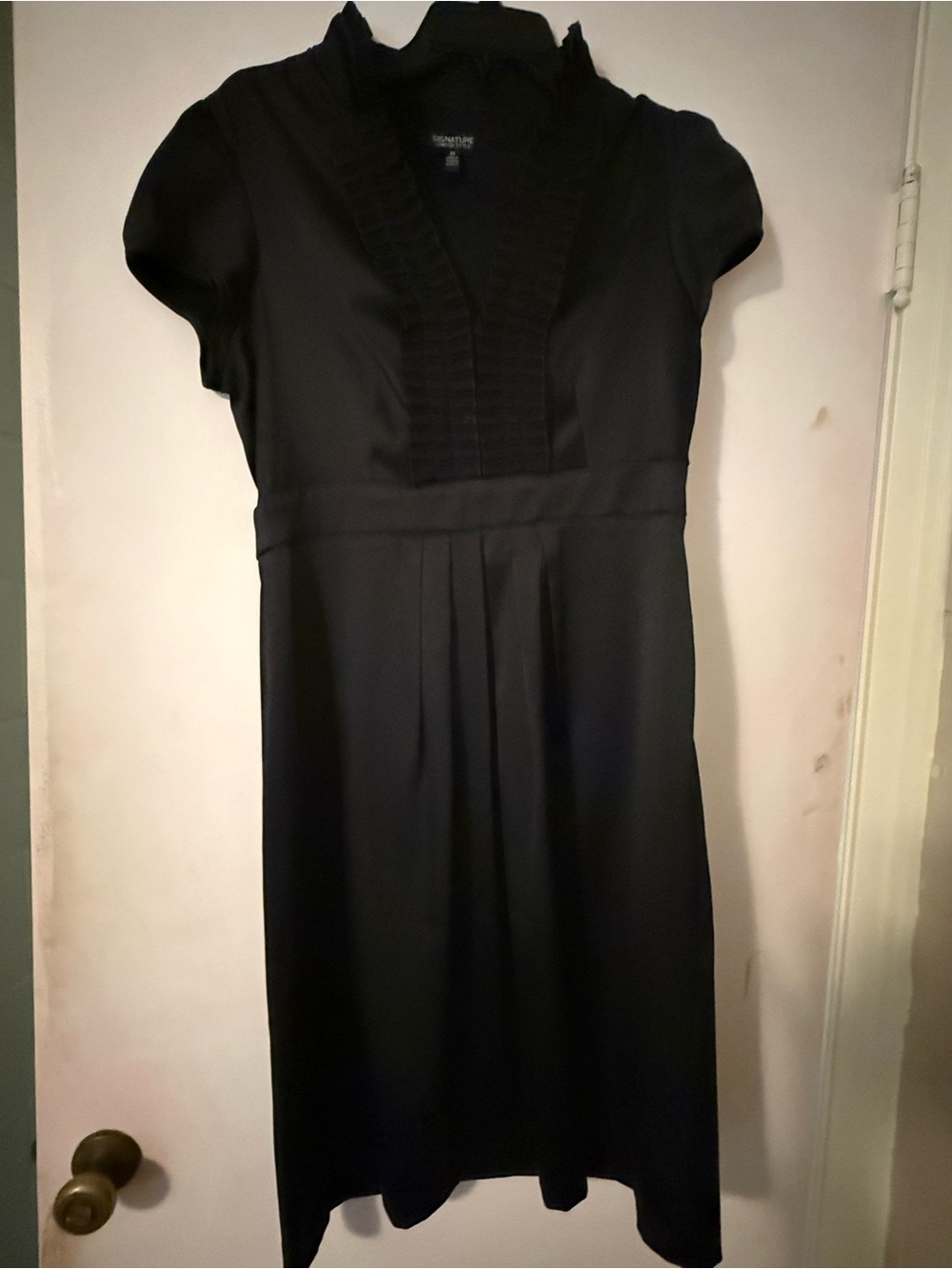 Signature Black Short-Sleeve Pleated V-Neck Midi Dress